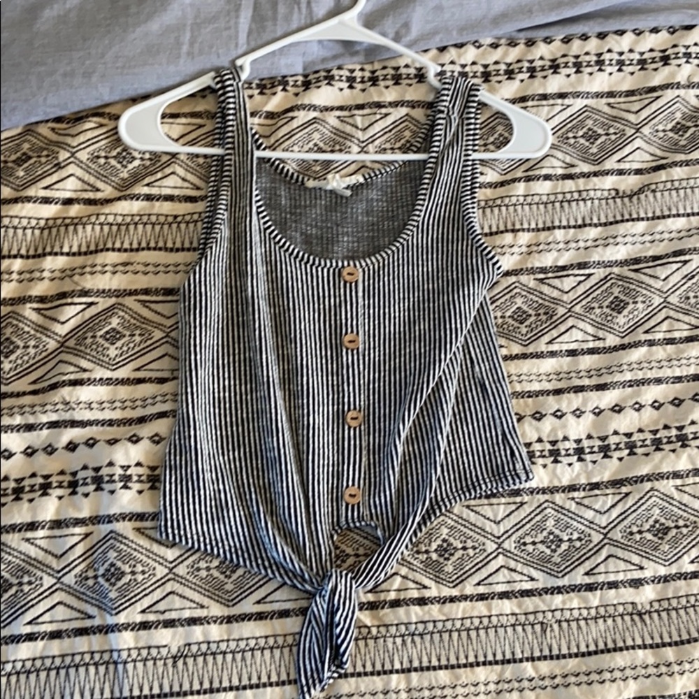 Black &white stripe crop